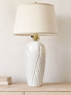 Vintage 1970s Palm Beach-style Banana Leaf Ceramic Table Lamp